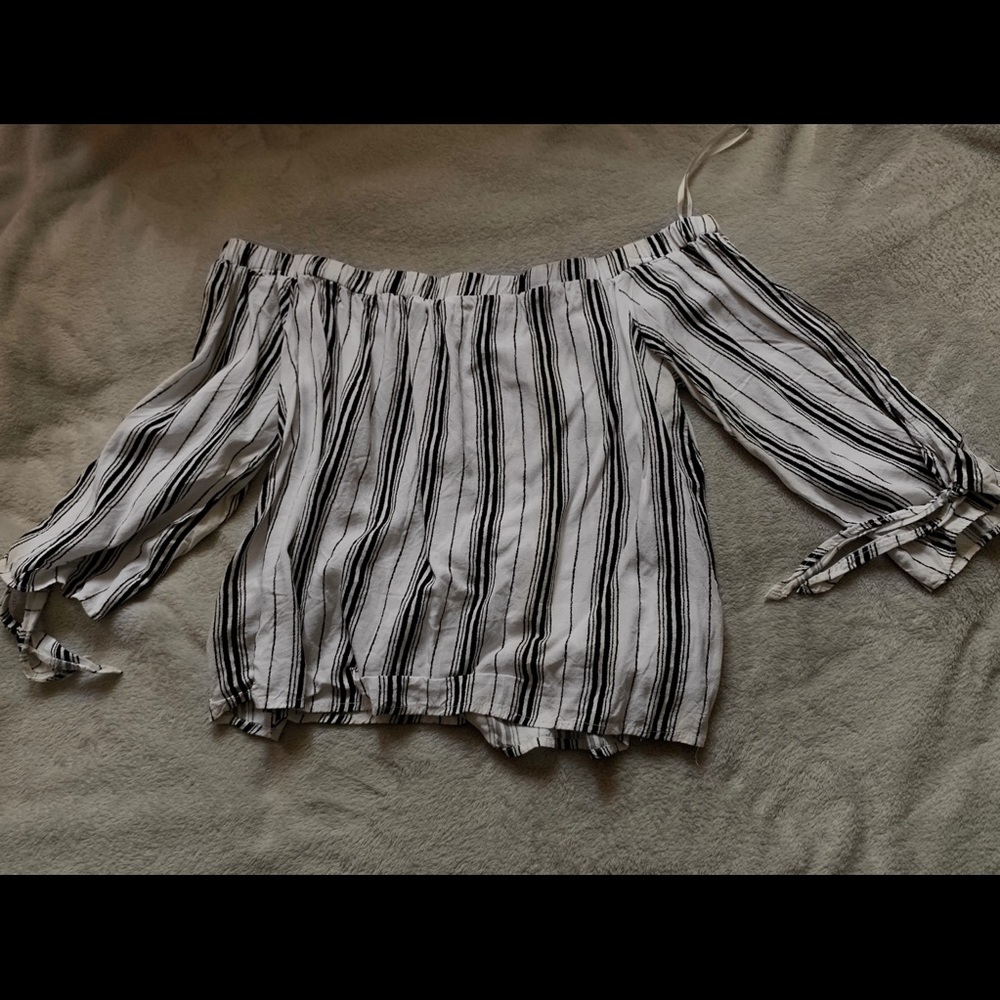 Medium Striped Off the Shoulder blouse